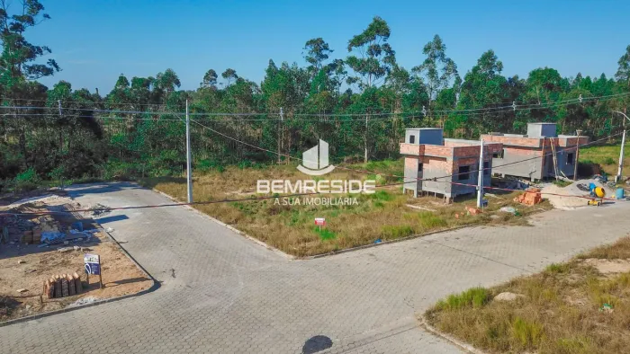 Terreno de esquina próximo ao aeroporto no bairro Água Boa em Sangão-SC
