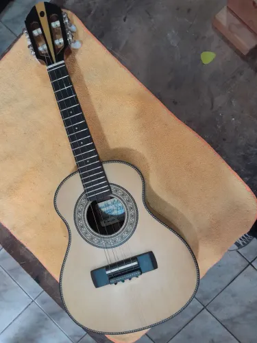 Cavaquinho novo de luthier