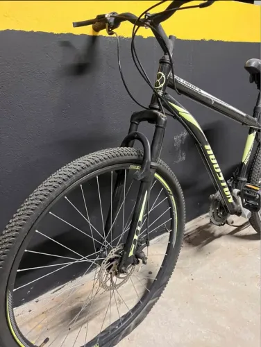 Bicicleta Houston aro 26 - Preta.