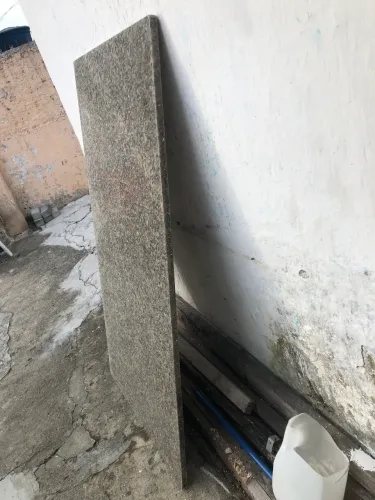 Tampo de mesa em mármore