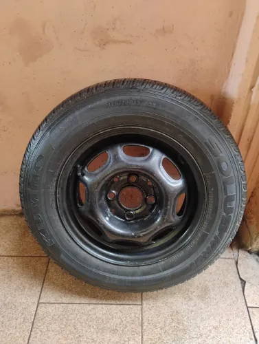 Aro 13 de ferro com pneu