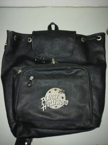 Mochila Planet Hollywood Usada Vintage Preta Em Couro Sintético