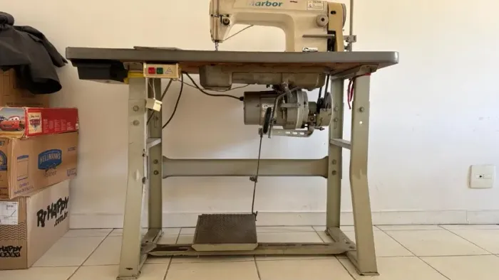 Máquina costura industrial
