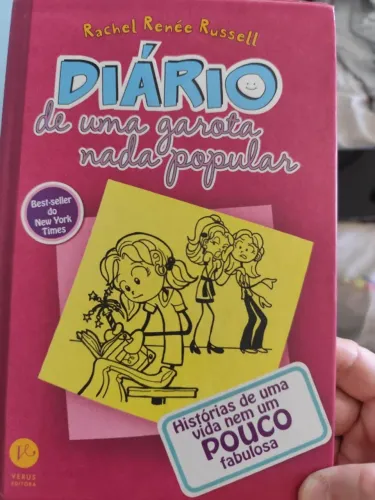 Livro - Diário de uma garota nada popular (Volume 1, Capa Dura)