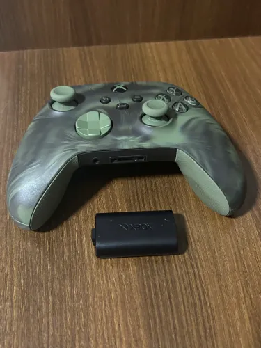 Controle Series X-S Nocturnal Vapor - acompanha 2 Grips profissionais para direcional