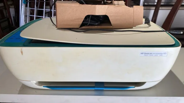 Impressora (um lado um pouco empenado)(negociamos)