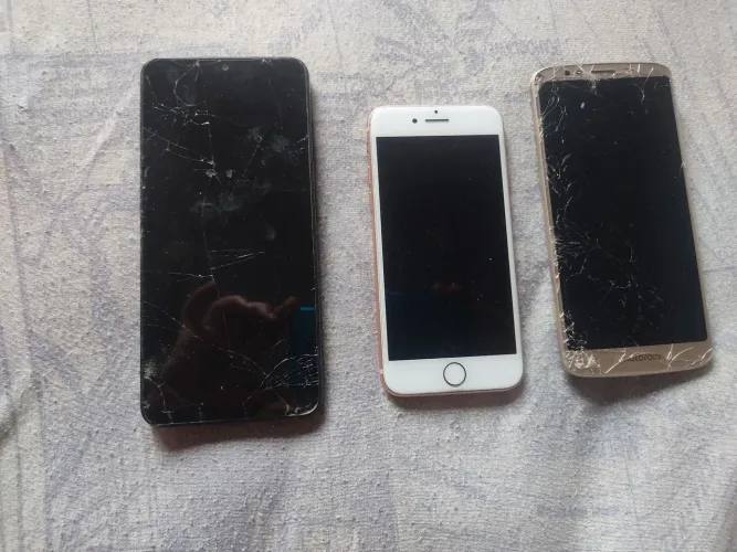 Combo de celular pra retirada de peças mais ainda estão ligando