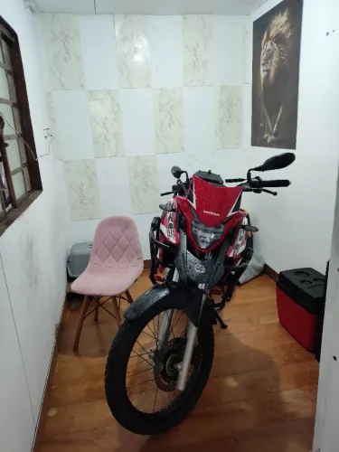 Vendo moto XRE 300 , rally 25000,00