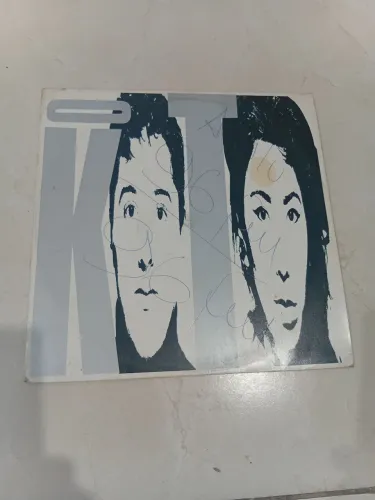 Okotô - primeiro álbum,  lançado em 1989. Seminovo. 