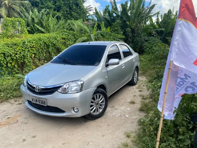 Toyota Etios XLS Sedan 1.5 Flex 16V 4P Mec. 2013