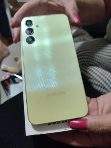 Samsung A25 e A14