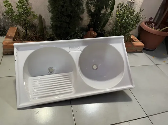 Tanque de duas bacias