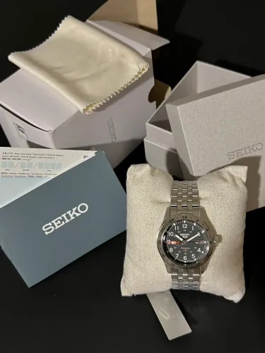 Relógio Seiko Field GMT SSK023 - Novo