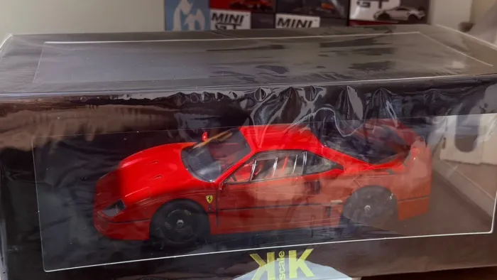 Ferrari F40 1:18 KK Scale Alemã - Lacrada