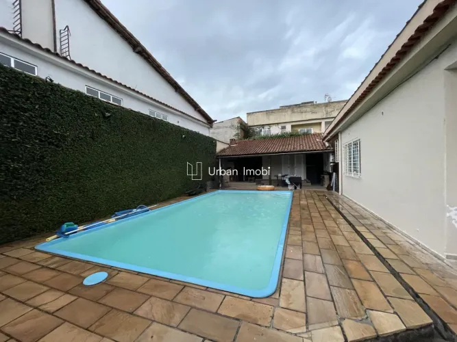 Casa Térrea Não Geminada no Jardim Amália com Piscina Volta Redonda