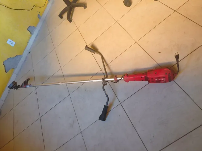 Roçadeira elétrica