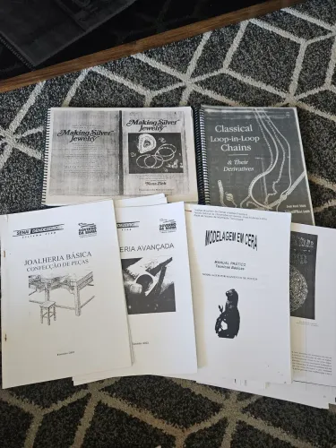Vendo Combo de Revistas e Apostilas de JÓIAS.