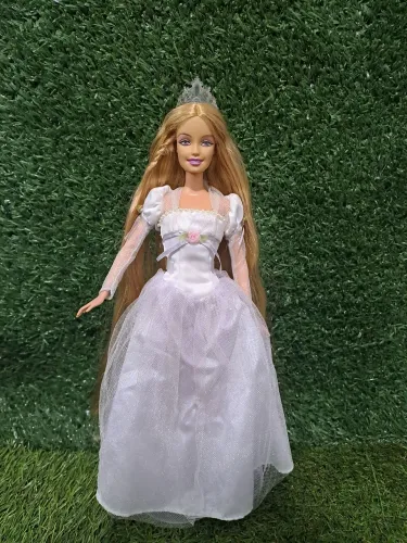 Barbie rapunzel noiva