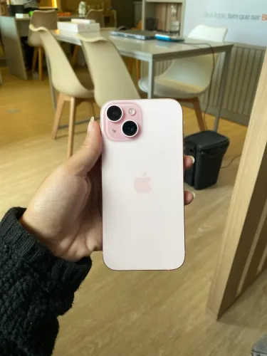 iPhone 15 