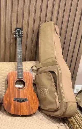 Violão taylor baby mahogany bte2