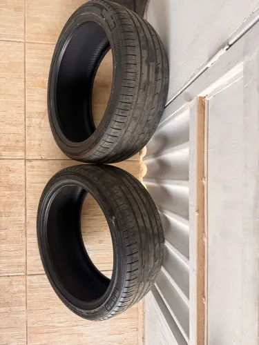 Pneus aro 18/225/35 MOMO SPORT