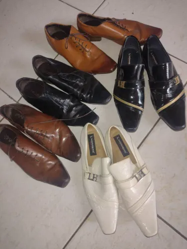 Sapatos seminovos cinco pares