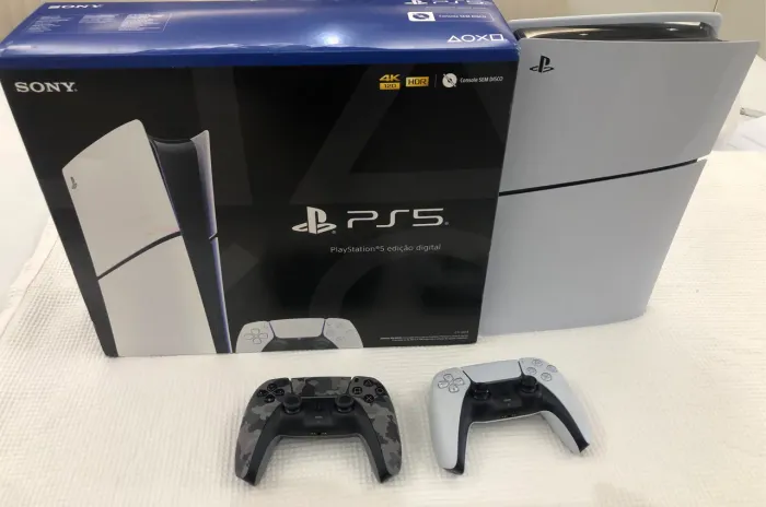 PS5 - SEMINOVO POUCO USO