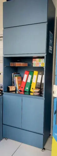Armário alto multiuso, atende para gabinete,escritório, recepção,quarto, residência