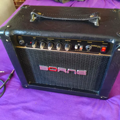 Cubo de Guitarra - Borne Vorax 630 - 25w.