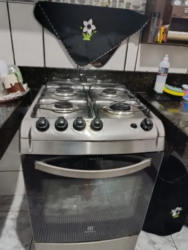 Fogão de 4 bocas em perfeito estado de conservação
