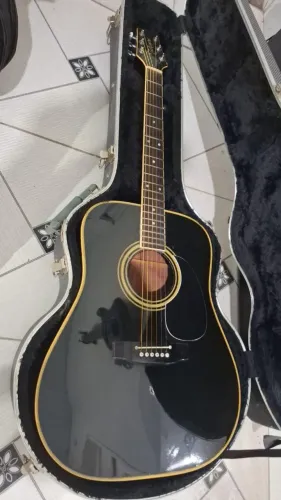 Guitarras e violão 