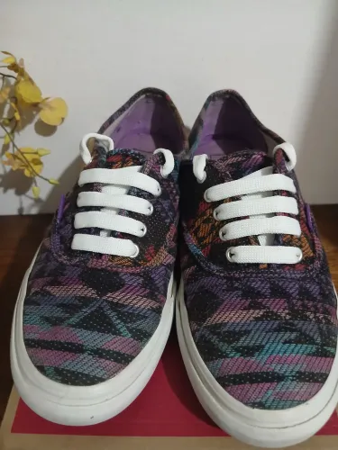 Tênis Vans Authentic Slim