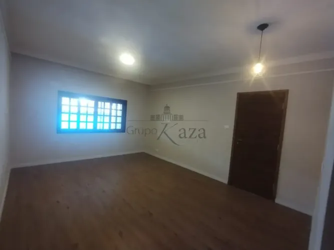 Oportunidade - Casa com Edícula - Bosque dos Eucaliptos - 3 Dormitórios - 240m².
