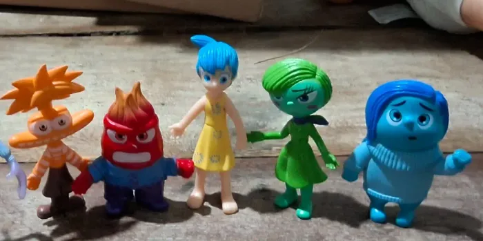 Divertidamente personagens do desenho Alegria Raiva Ansiedade Nojinho Tristeza
