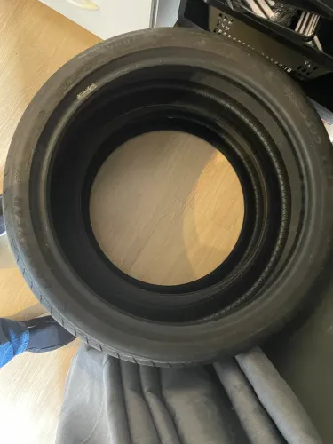 Pneu 225/40r19 goodyer