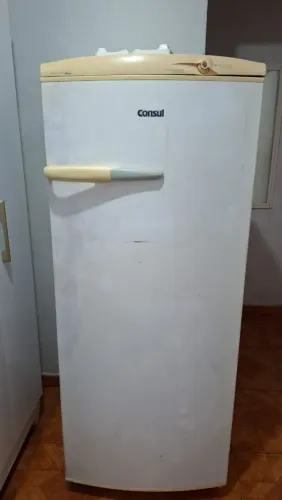 Geladeira Consul 320 litros usada