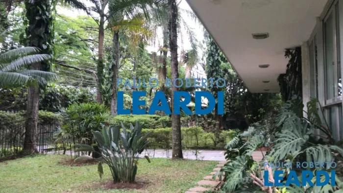 CASA ASSOBRADADA - CIDADE JARDIM - SP