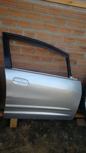 Porta dianteira direita honda new fit 2011 sem acessórios original