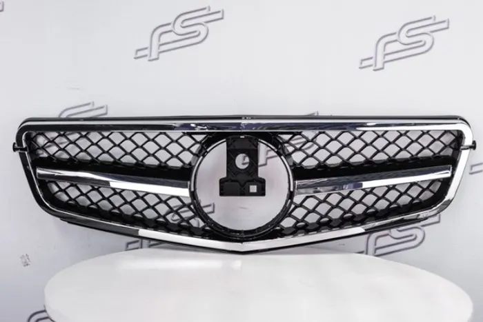 Grade para Mercedes Classe C 2008-2014 (W204) / Modelo AMG (12)
