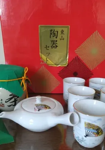 Conjunto de chá oriental.