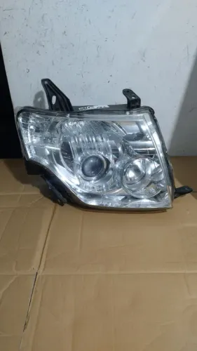 Farol direito Pajero Full 08/13 descrição