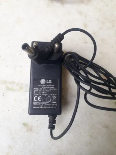 Fonte Carregadora LG 19V 1.3A