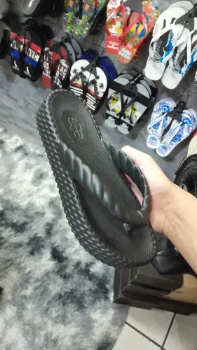 Chinelo Nuvem em EVA