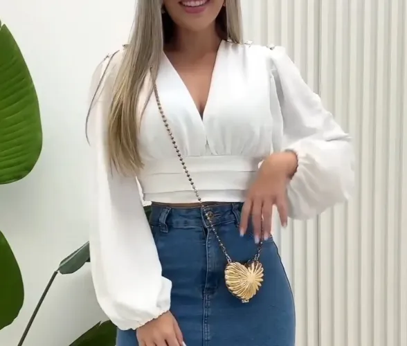 Cropped duna  com botões preto e branco. medio