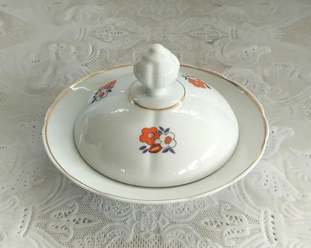 Manteigueira Antiga De Porcelana Real