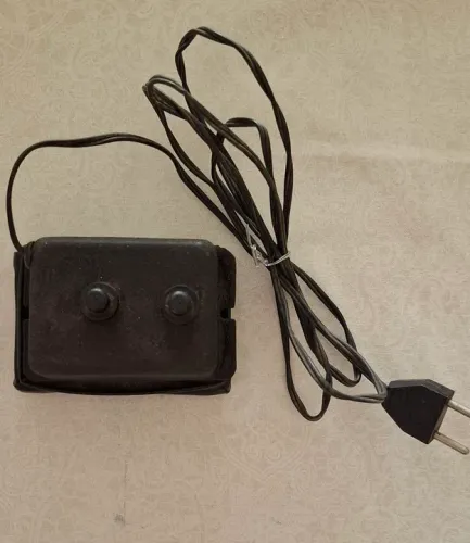 Massageador elétrico MANUAL. 127V POUQUÍSSIMO USO!! Fio com 1,80m de comprimento 