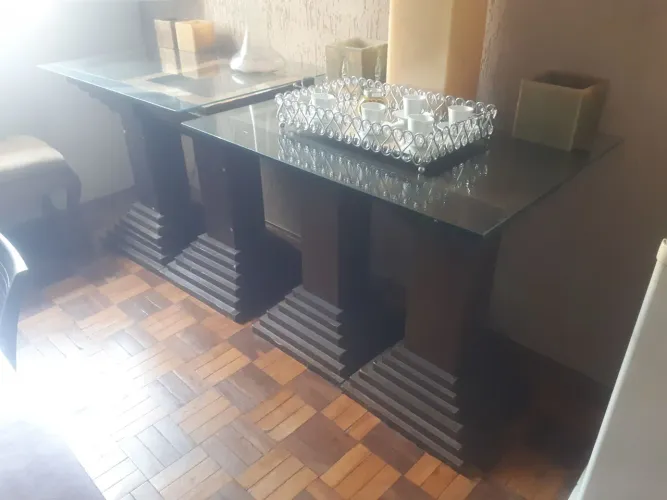 Mesas de Centro com Tampos de Vidro