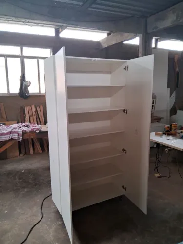 Carrinho de estética em mdf e mesas 