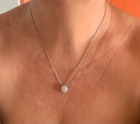 Colar com pingente pedrinhas zircônia semijoias 