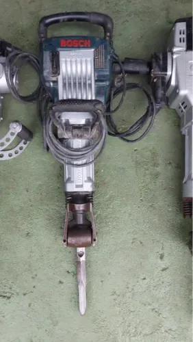 Martelete 220v disponível pra alugar 150 a diária